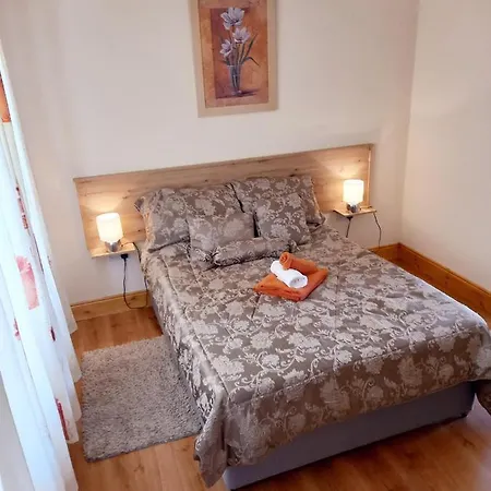 Apartman A New U Country 2 *