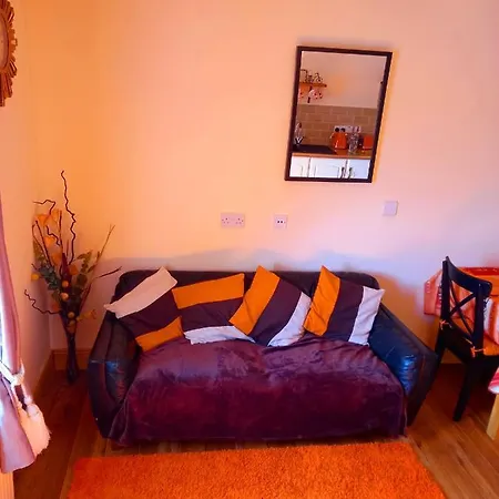 A New U Country 2 Apartman Chapeltown
